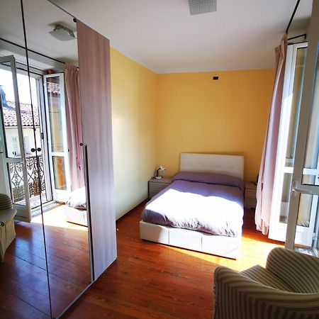 Torres Rojas Apartment Ivrea Exterior foto