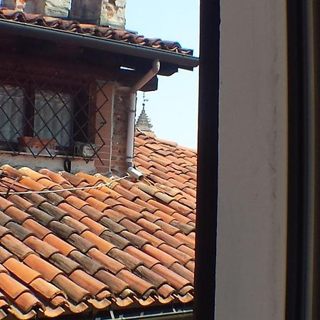 Torres Rojas Apartment Ivrea Exterior foto