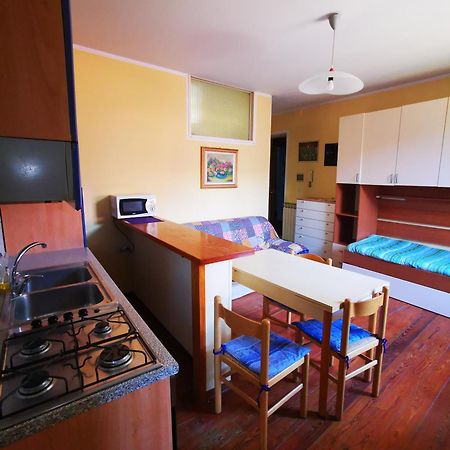 Torres Rojas Apartment Ivrea Exterior foto