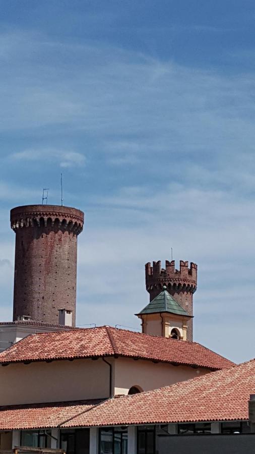 Torres Rojas Apartment Ivrea Exterior foto