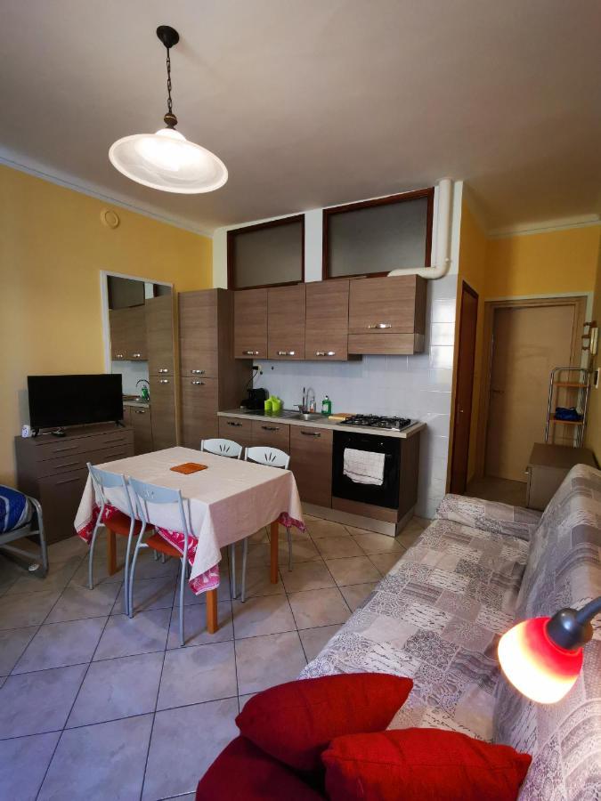 Torres Rojas Apartment Ivrea Exterior foto