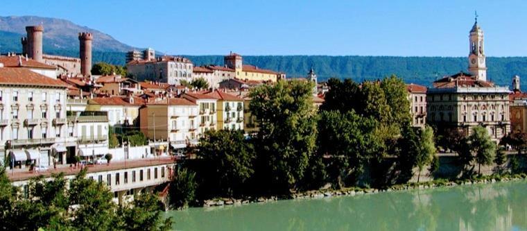 Torres Rojas Apartment Ivrea Exterior foto