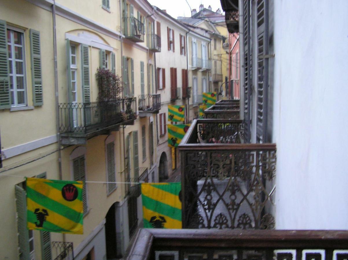 Torres Rojas Apartment Ivrea Exterior foto