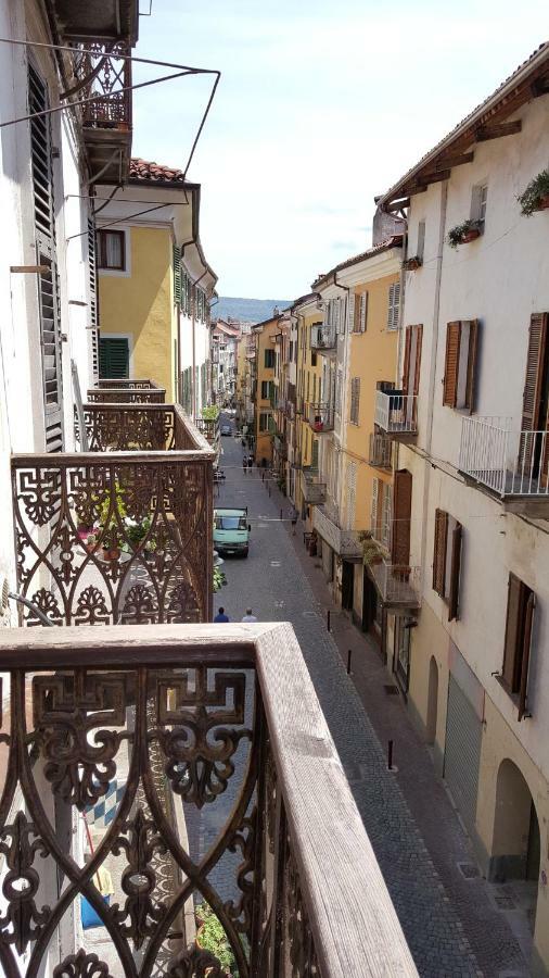 Torres Rojas Apartment Ivrea Exterior foto