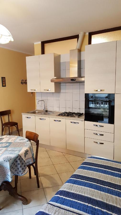 Torres Rojas Apartment Ivrea Exterior foto